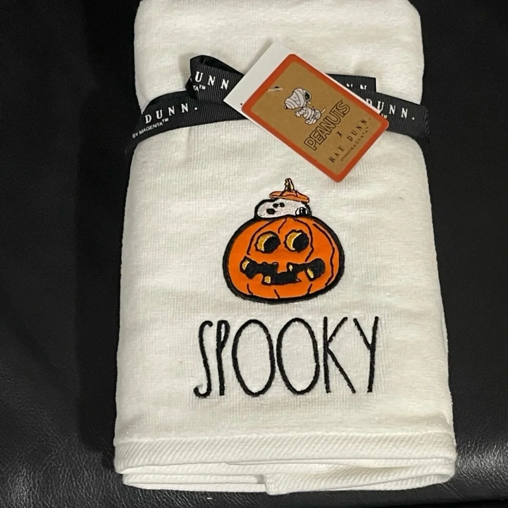 Halloween Rae Dunn Peanuts Snoopy Hand Towels SPOOKY - Peanuts Spooky Towels
